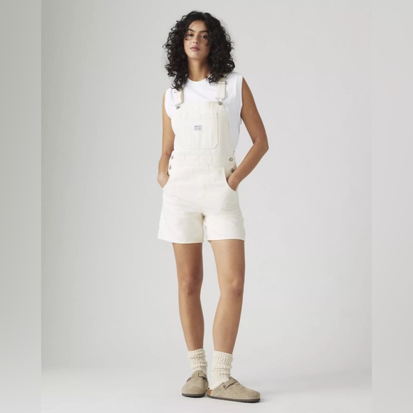 Levi's Pants - Levi’s White Utility Shorts Overalls Size Medium
